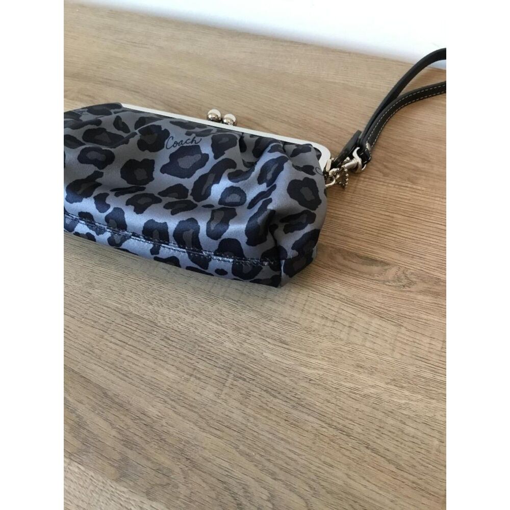 Coach Y2K Oscelot Leopard Print Kisslock Wristlet Purse/Pouch - Picture 5 of 6